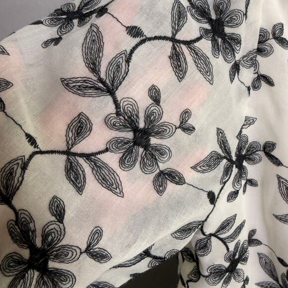 DRAPER JAMES Puff Sleeve Floral Embroidered Mini White Black Scalloped Hem Sz M - Picture 13 of 16